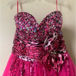Prom Dress Size L Cutie, Plus Curvy for the Flirty! Adjustable back! Stunning!